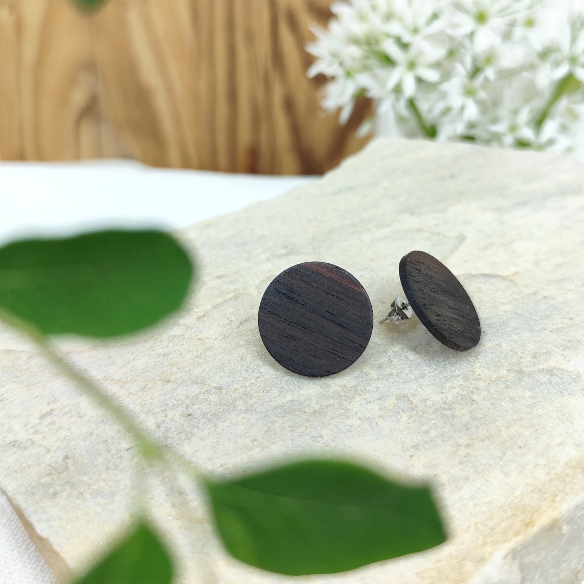 Ear studs "Ebony"