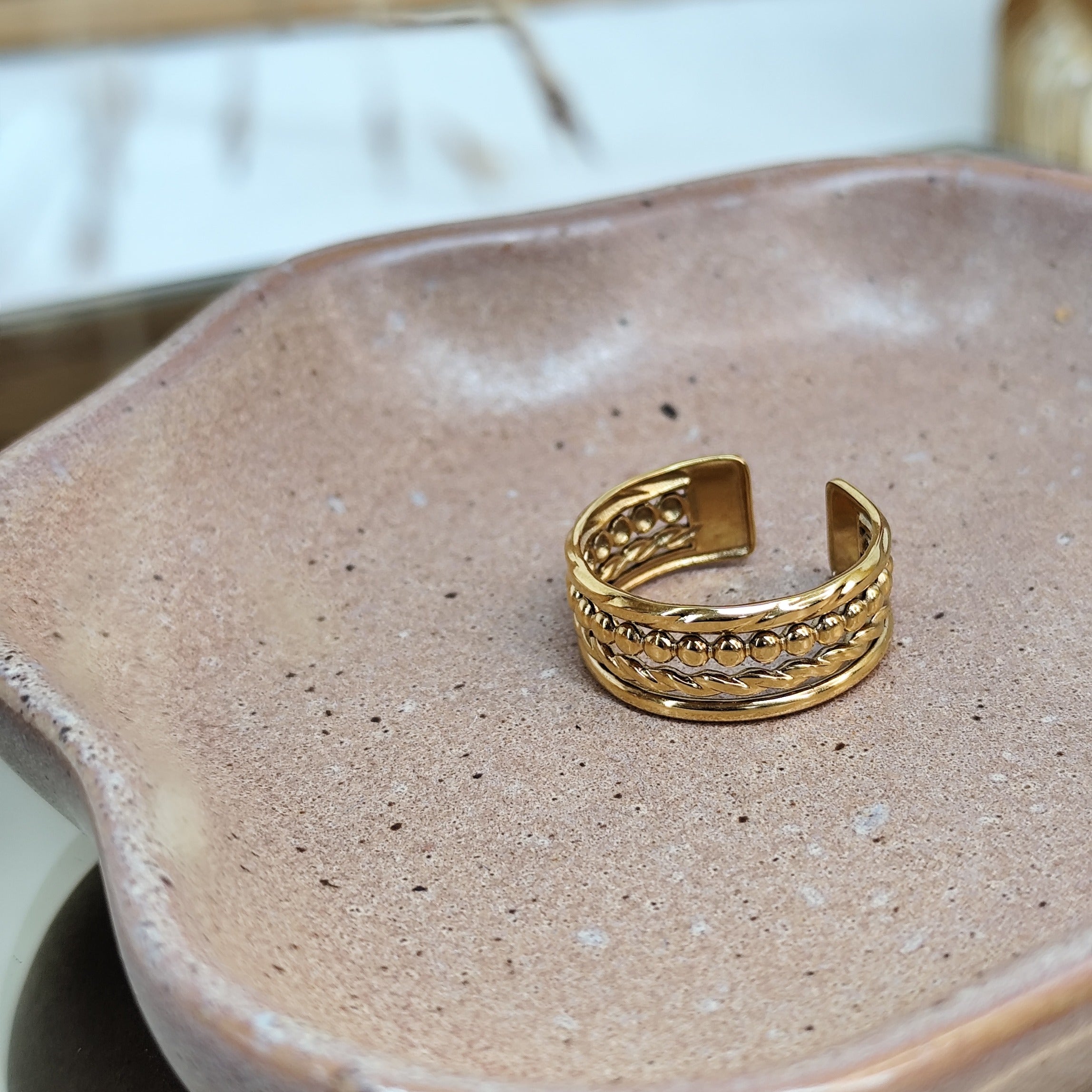 Ring &