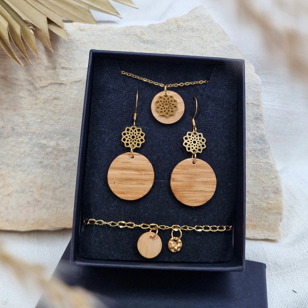 Tree of life ornament chestnut