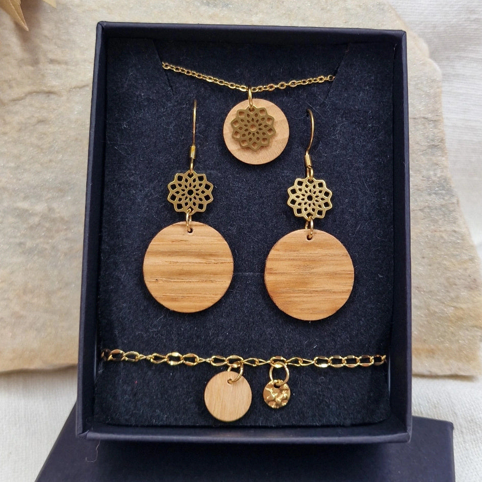 Tree of life ornament chestnut