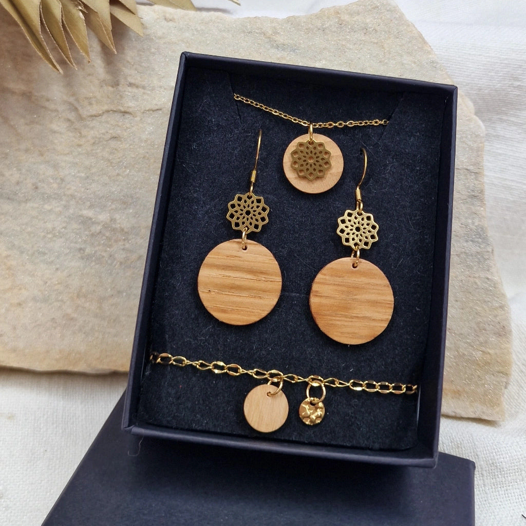 Tree of life ornament chestnut