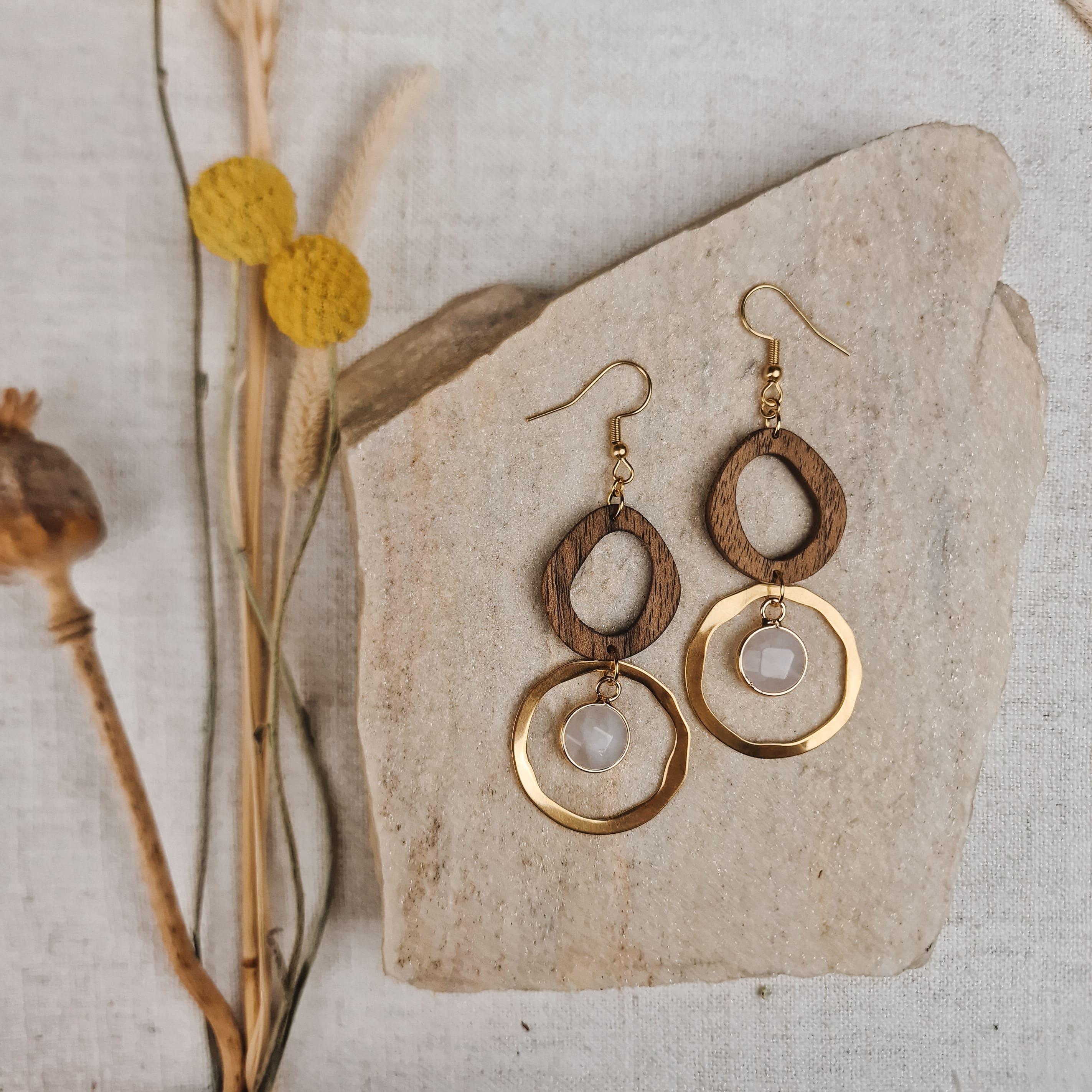 Wood and gold earrings outlet