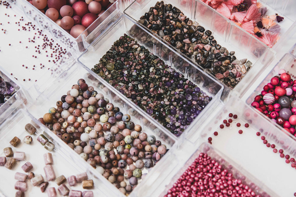 Verschiedenste Zusatzmaterialien in den unterschiedlichsten Farben, Formen und Materialien