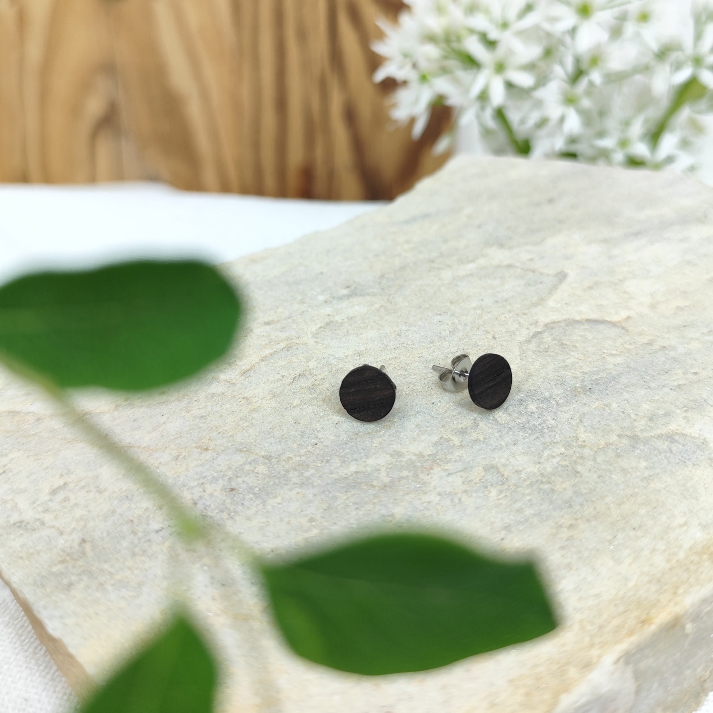 Ear studs "Ebony"