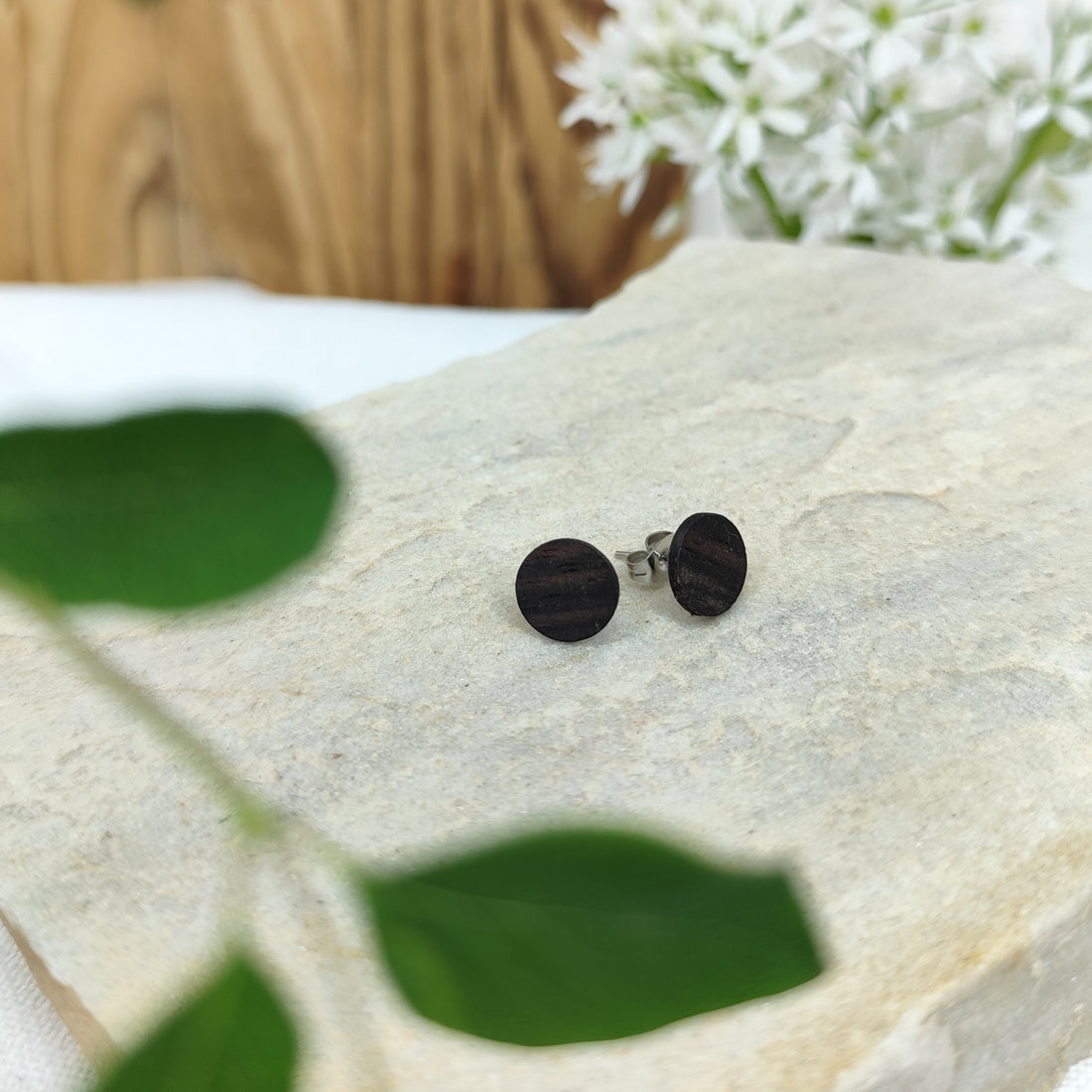 Ear studs "Ebony"