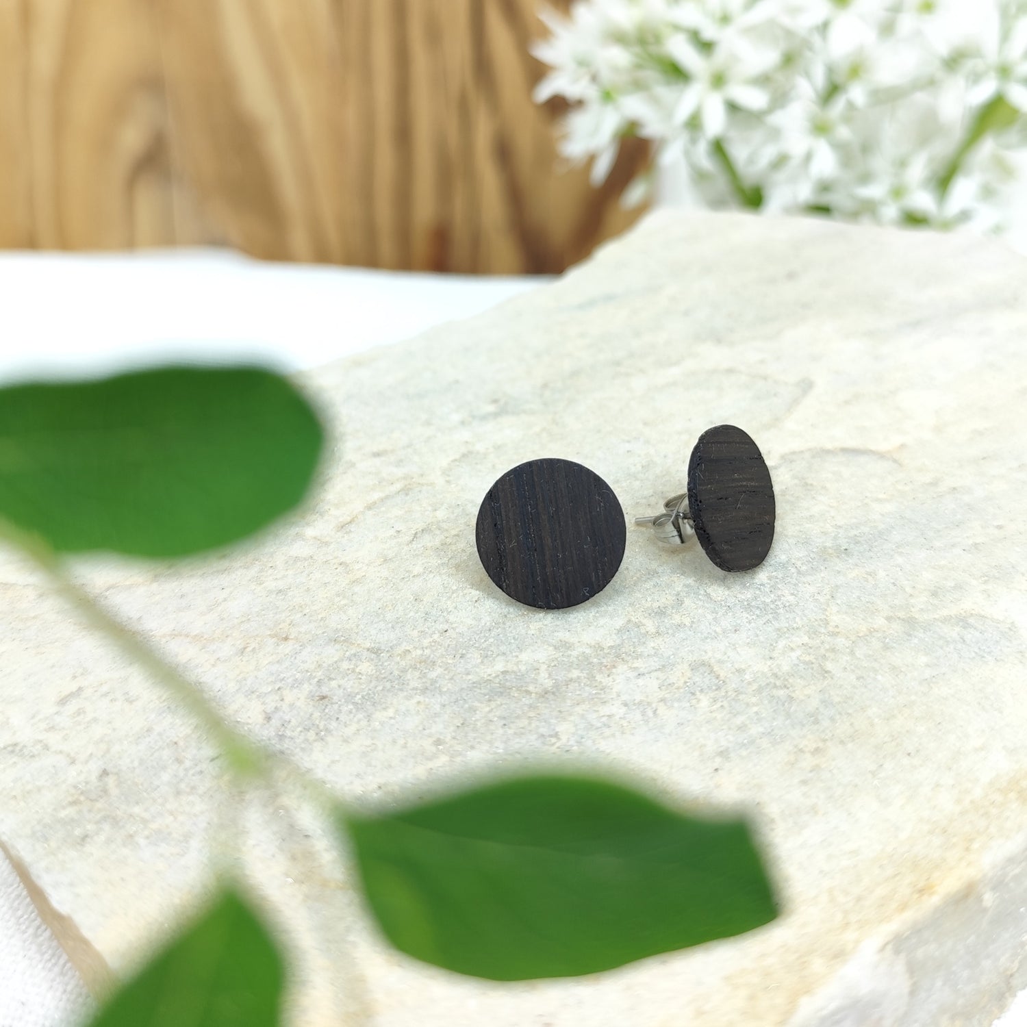 Ear studs "Ebony"