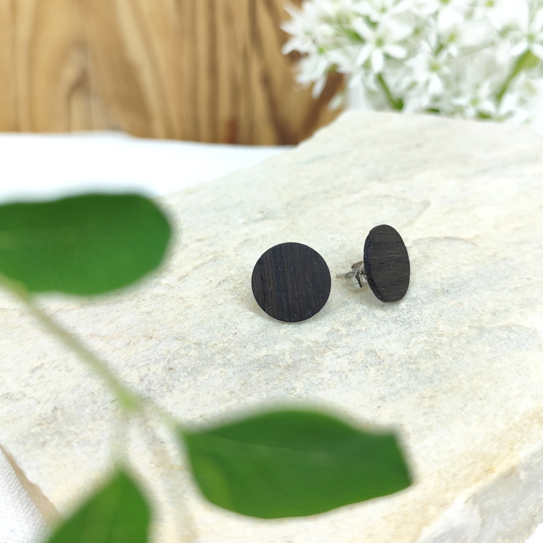 Ear studs "Ebony"