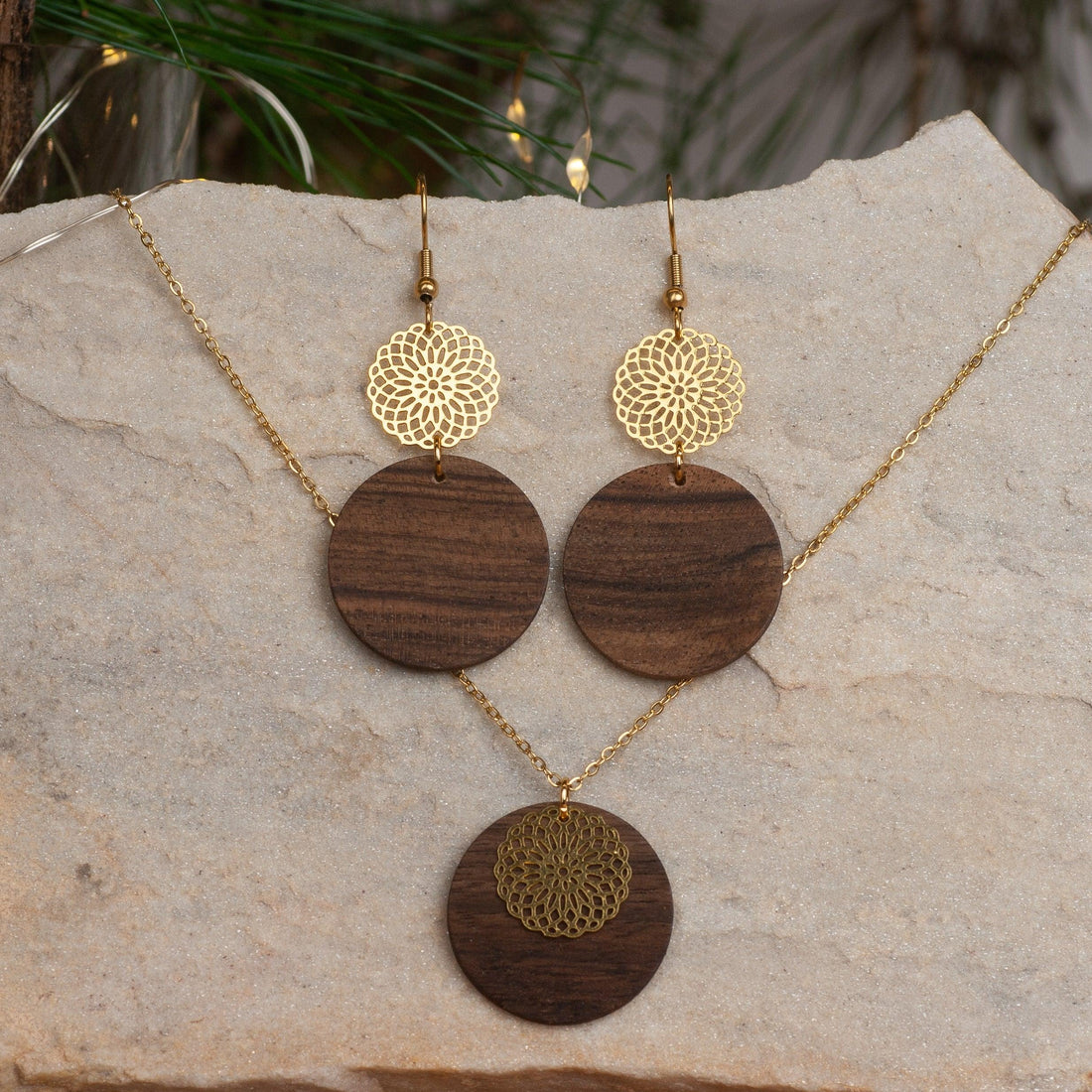 Halskette und Ohrringe &