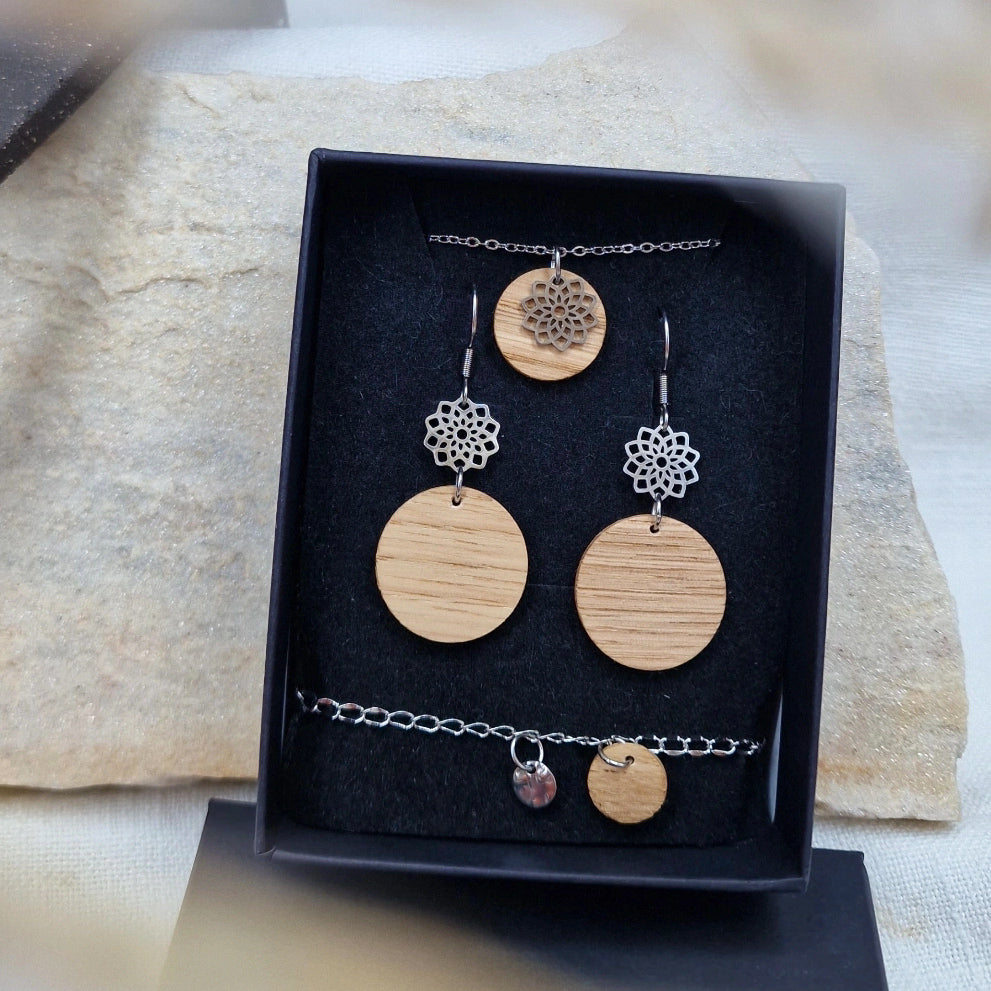 Tree of life ornament chestnut