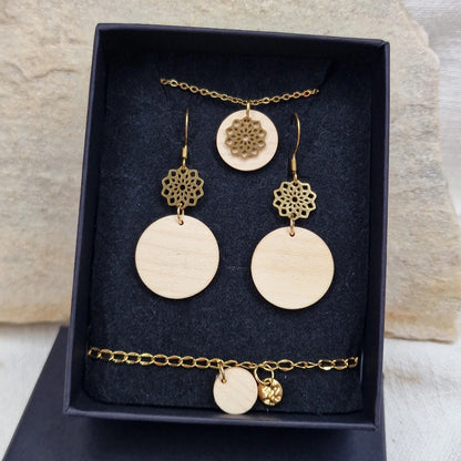 Tree of life ornament maple