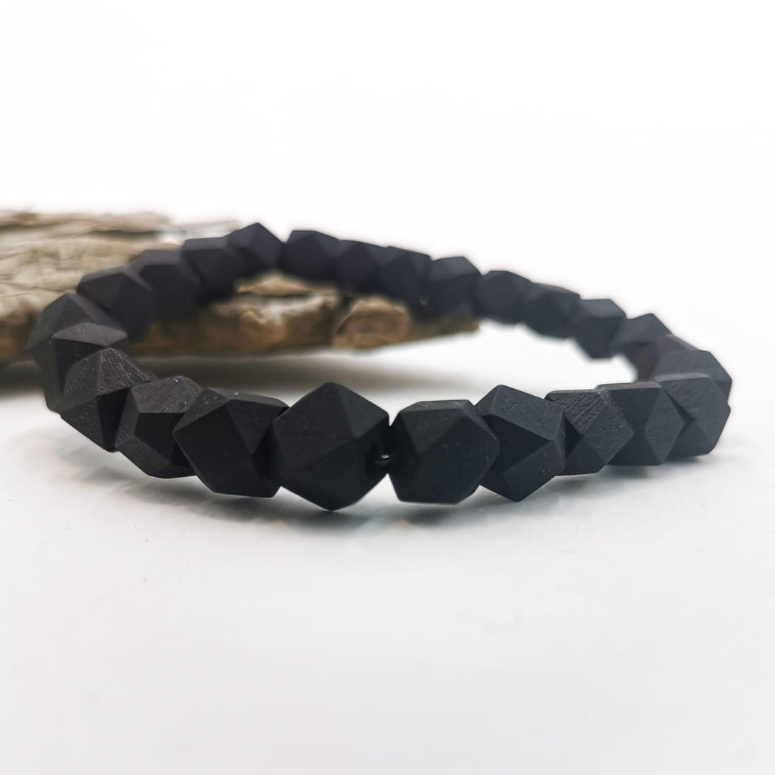 Männerarmband &quot;Ebenholzwürfel&quot; - Holzschmuck Astwerk
