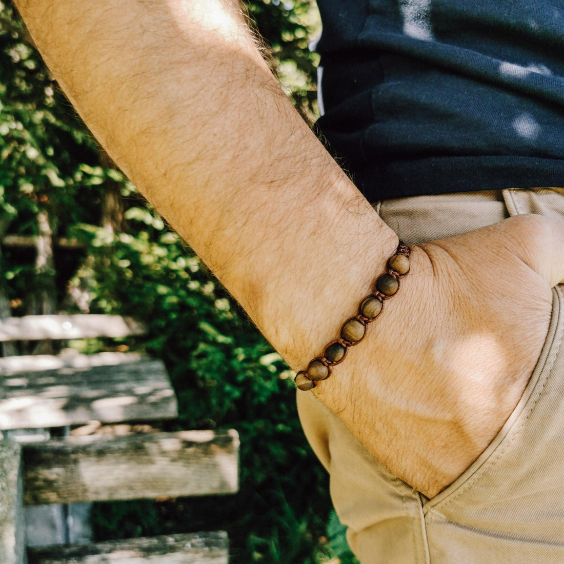 Holzschmuck Astwerk MännerPerlenArmband Nussholz dunkelbraunes Textilband