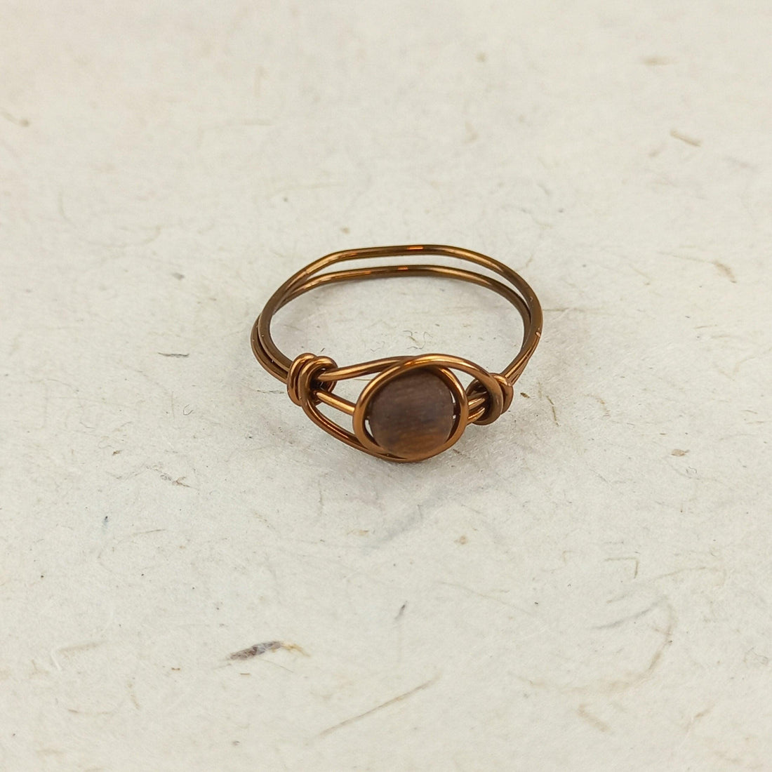 Holzschmuck_Astwerk_Ring_Weinstock_Kugel_Bronze1